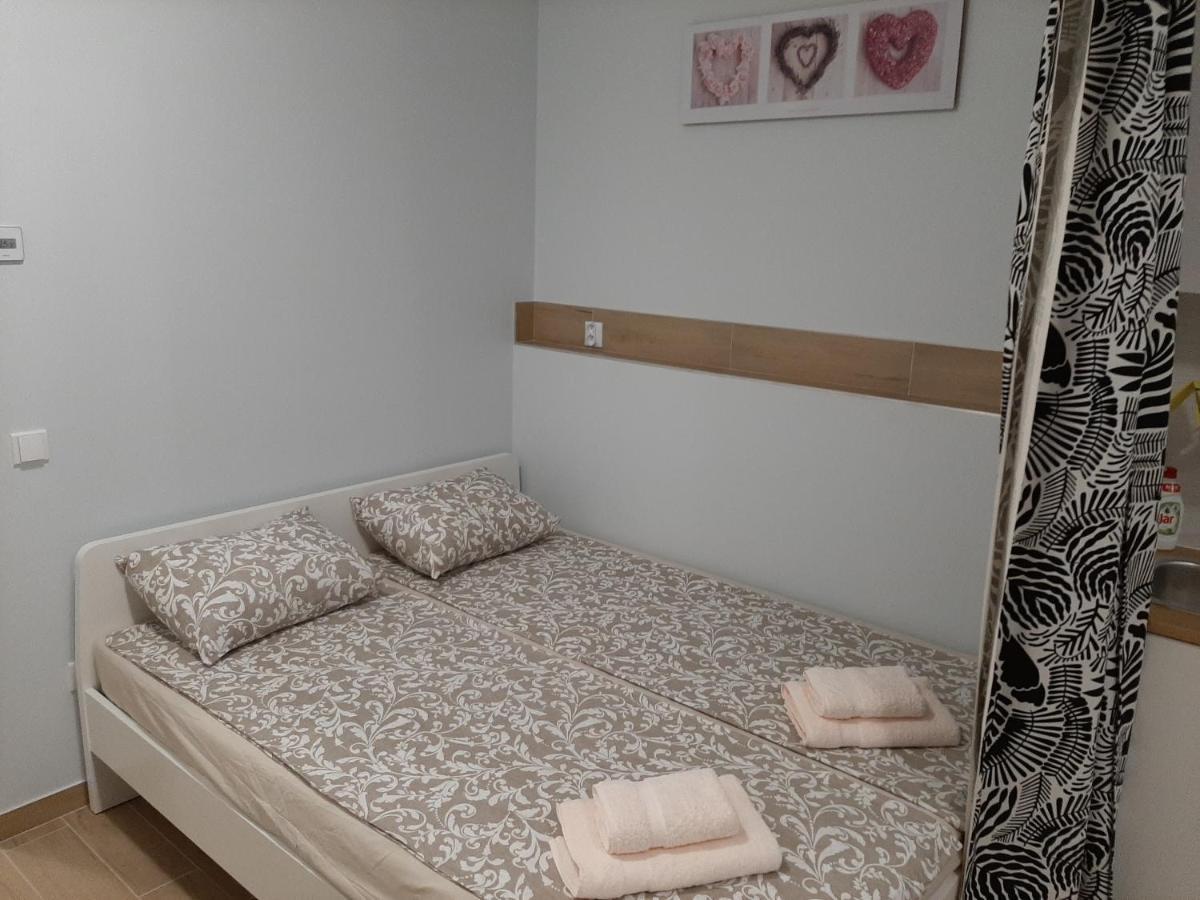 Apartment Cherry Bratislava & Free Parking Ngoại thất bức ảnh